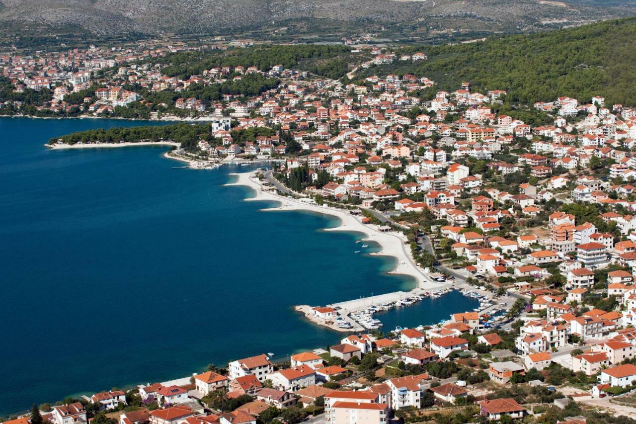 Apartment "On The Beach" Trogir Dış mekan fotoğraf